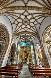 Espectacular retablo el de la Iglesia de San Sebastián de Reinosa. Atizar. Expo foto Campoo Devanado.