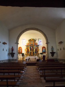 Interior Iglesia Santiurde