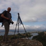 Miguel de Arribas fotografiando el embalse del Ebro